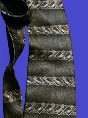 4/$67 Deal! Van Heusen Vintage Silk Tie
